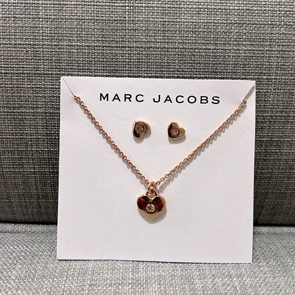 New Marc Jacobs Gold / Crystal Heart Necklace and Earrings set - Picture 7 of 8